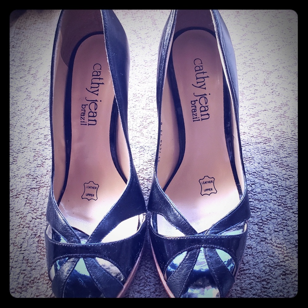 🌺Cathy Jean Black Peep-Toe Pumps Size 6🌺